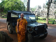 Load image into Gallery viewer, Day Tour Angkor Small Circuit Jeep Tours Cambodia Jeep 
